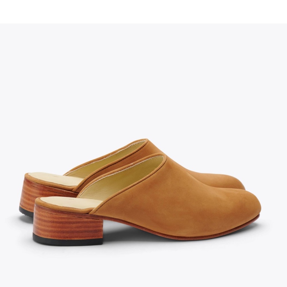Nisolo Mariella mules in Sand